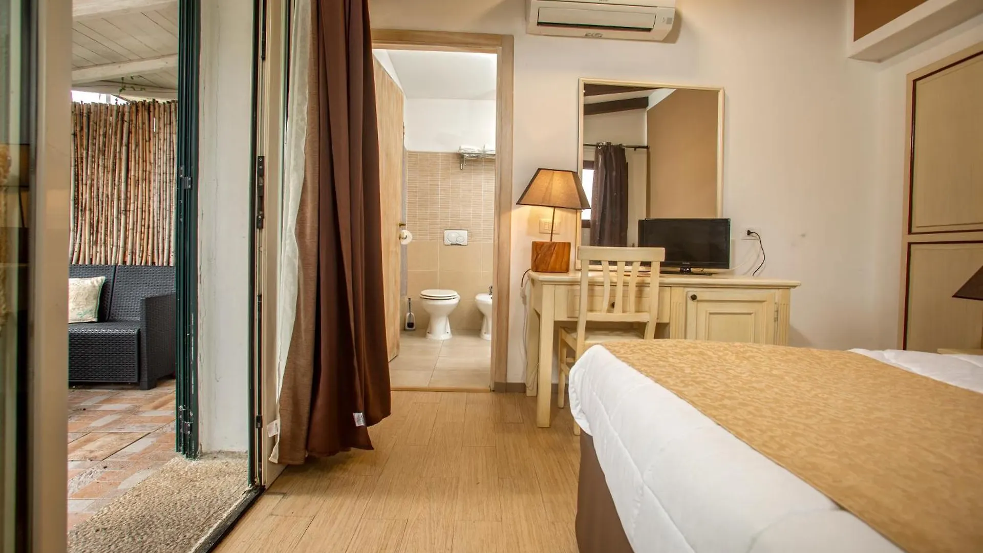 Locanda Domus De Vida Palau Hotel